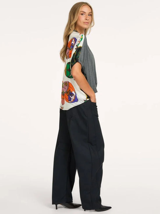 Essentiel Antwerp - Kos T-shirt med sidenscarf
