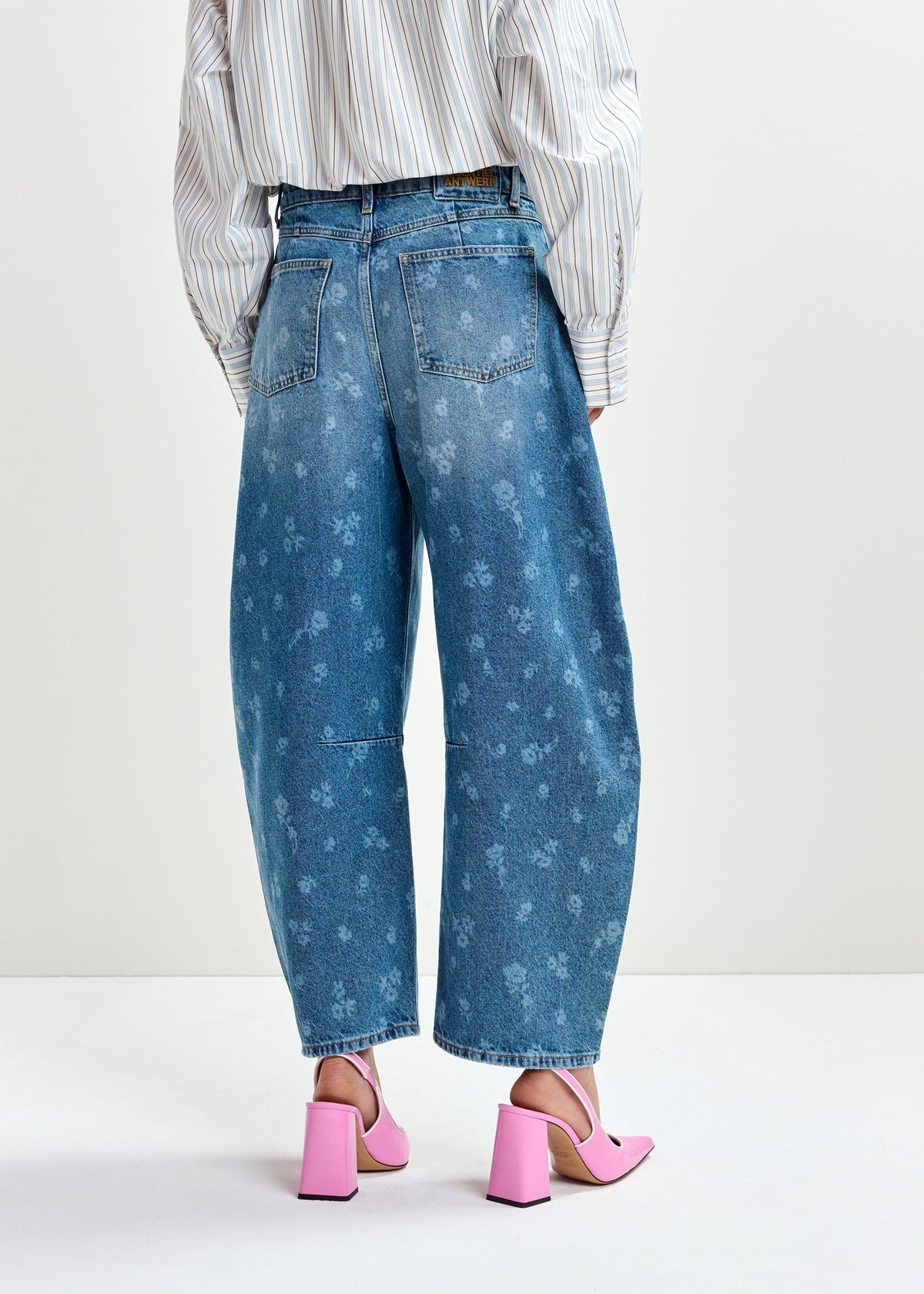 Jo1 Barrel Leg Jeans